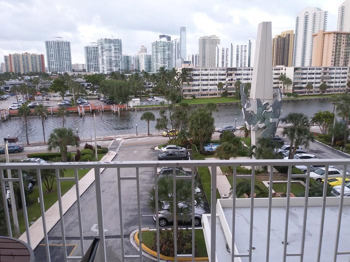 300 BAYVIEW Drive # 403, Sunny Isles Beach FL 33160