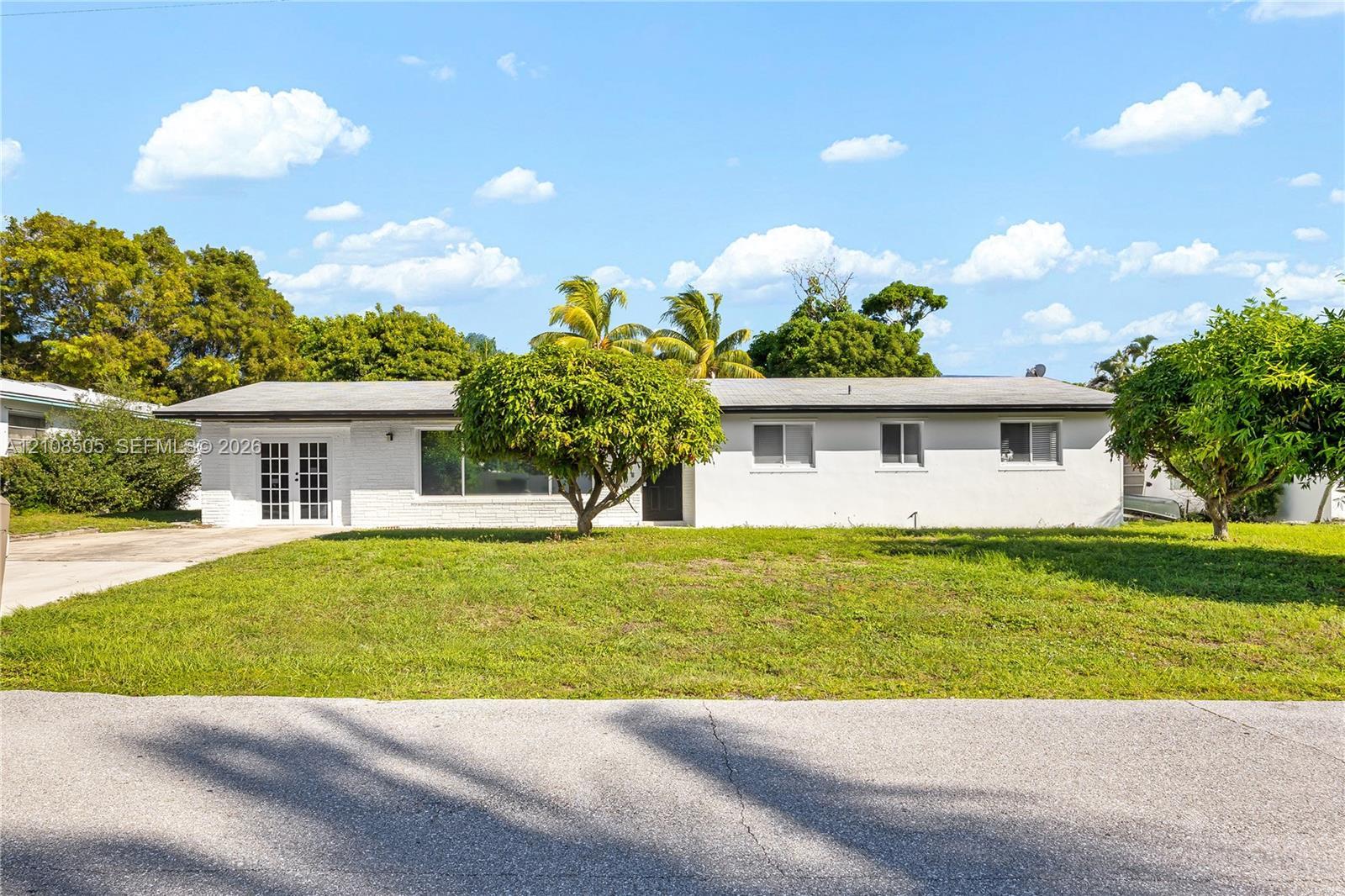 227 SW 13th Ave, Boynton Beach FL 33435