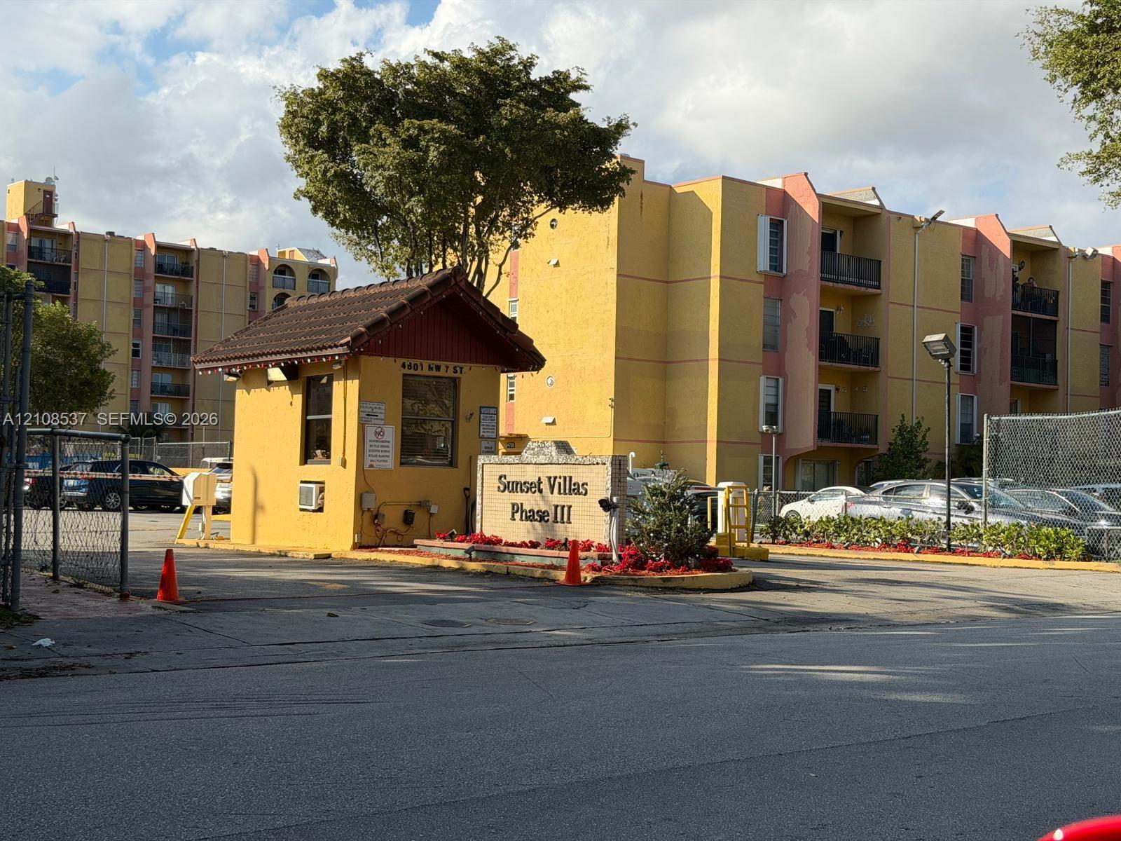 4707 NW 7th St # 8, Miami FL 33126