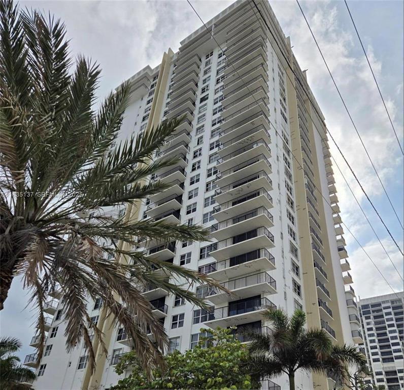 2201 S Ocean Drive, Hollywood FL 33019
