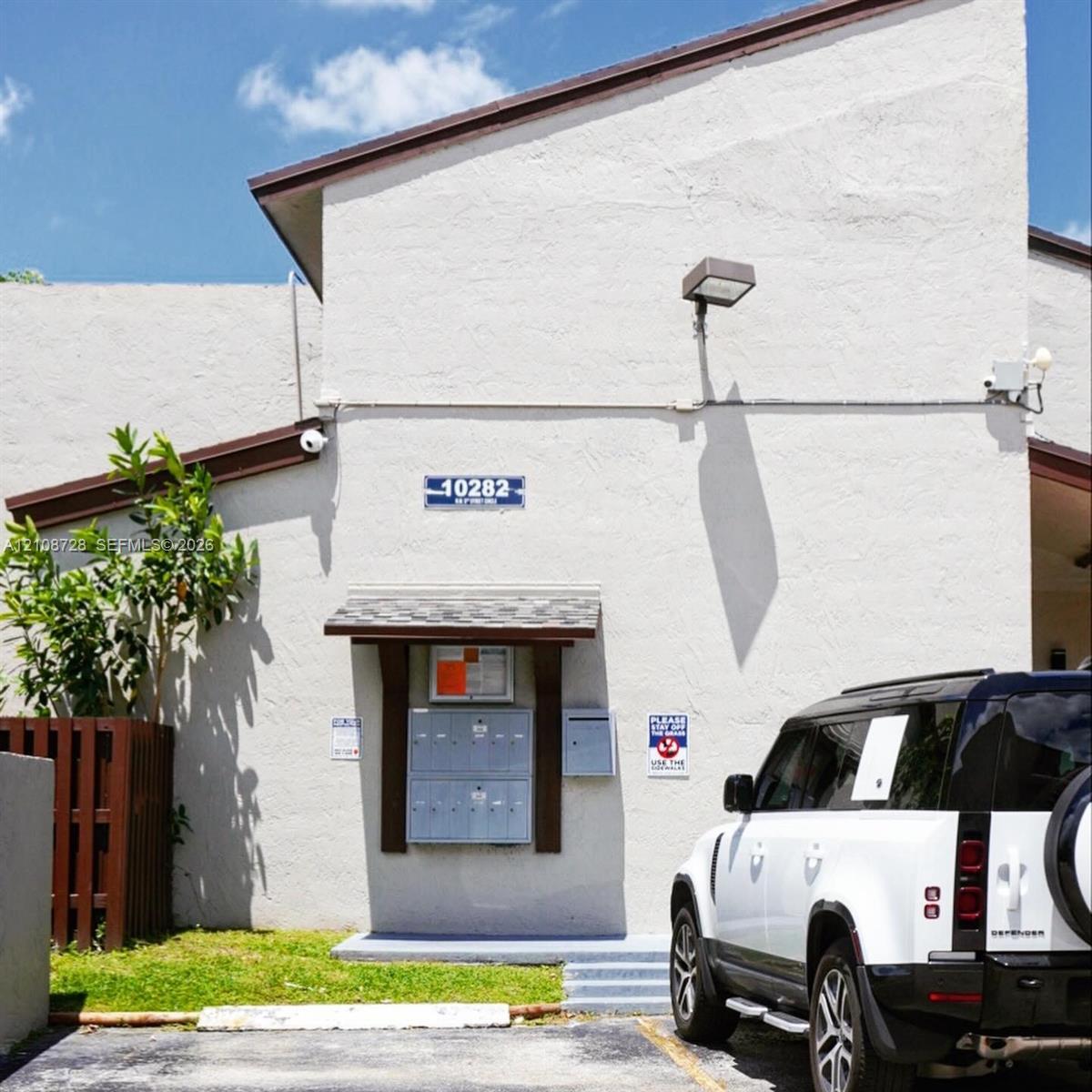 10282 NW 9th St Cir # 201, Miami FL 33172