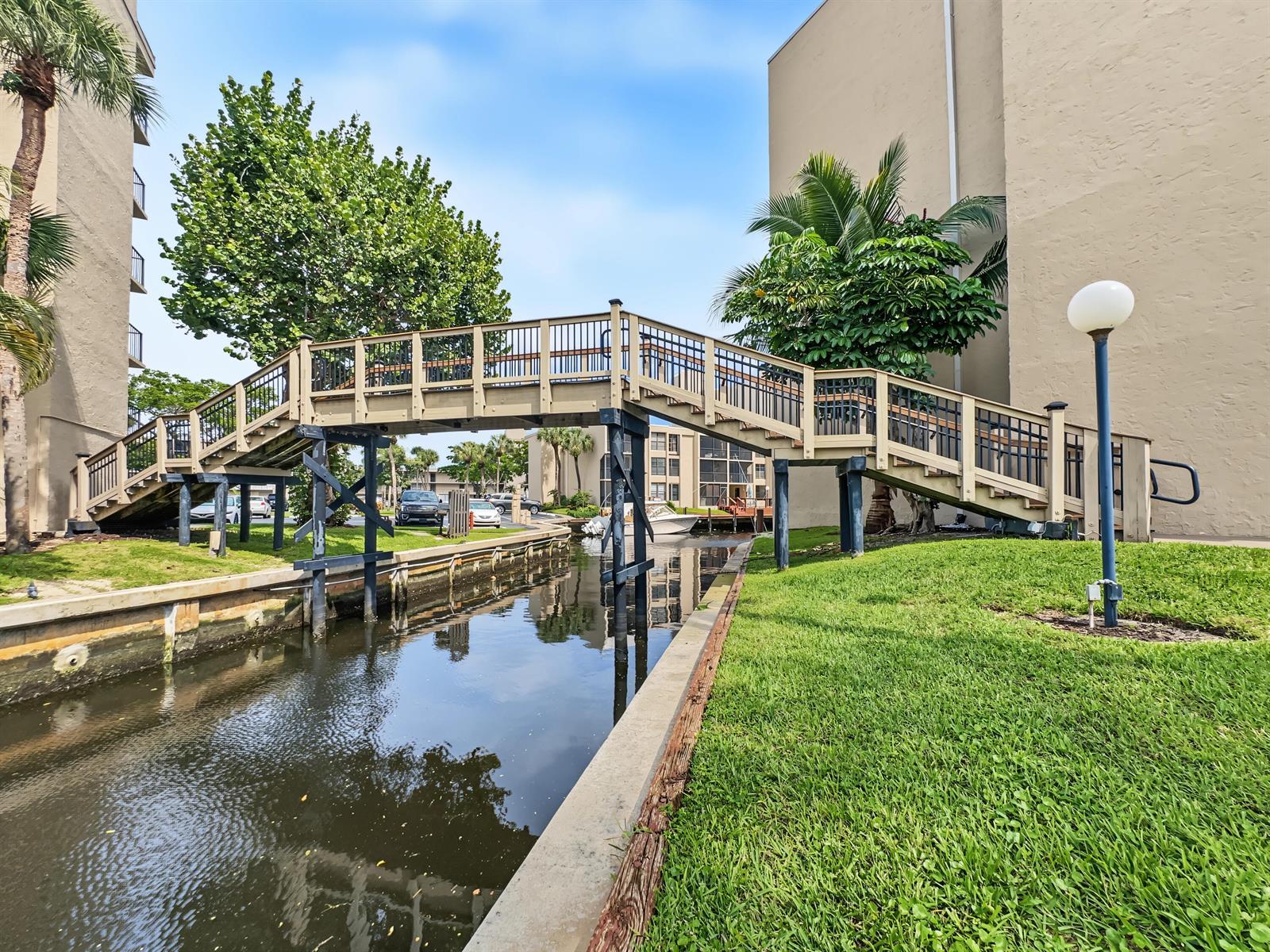 12 ROYAL PALM Way # 2050, Boca Raton FL 33432