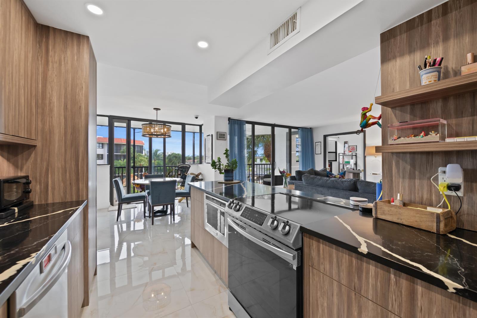 800 Jeffery Street # 307, Boca Raton FL 33487